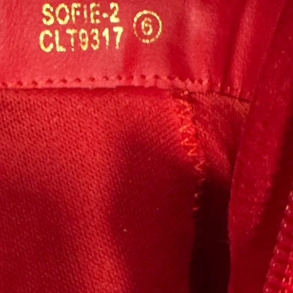 PrettyLittleThing RED Heeled Boots with Chunky Heel and Rounded Toe Women size 6 - Picture 10 of 15